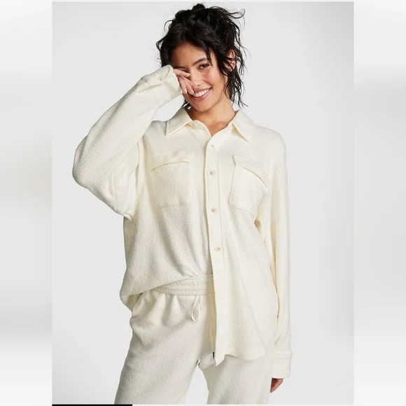 NWT! VICTORIA'S SECRET CREAMER REVERSE FLEECE SHACKET (XS - Picture 2 of 10